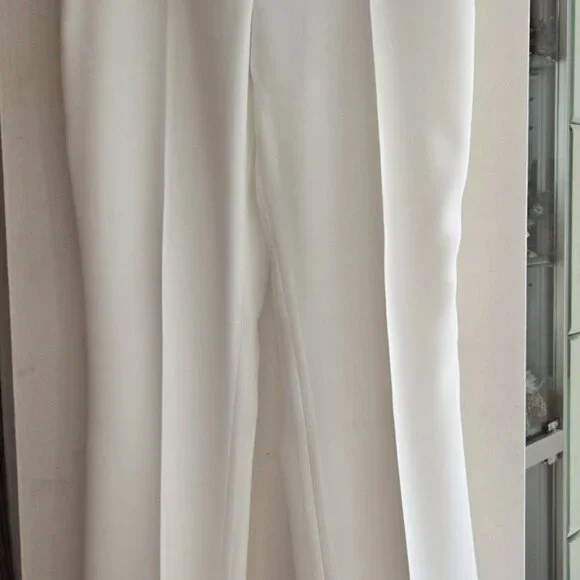 NWT. Zara Old Money Style, High Waisted, Very Rare Trousers. Made is Spain. S.